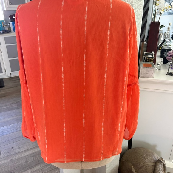Beautiful bright orange blouse - Picture 2 of 4